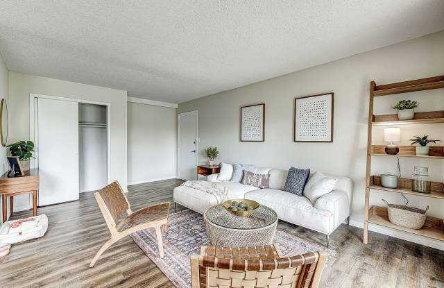 Stonehedge Apartments