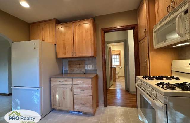 3 Bedroom House **$1,000.00 off December's Rent with a December 2025 Move In**