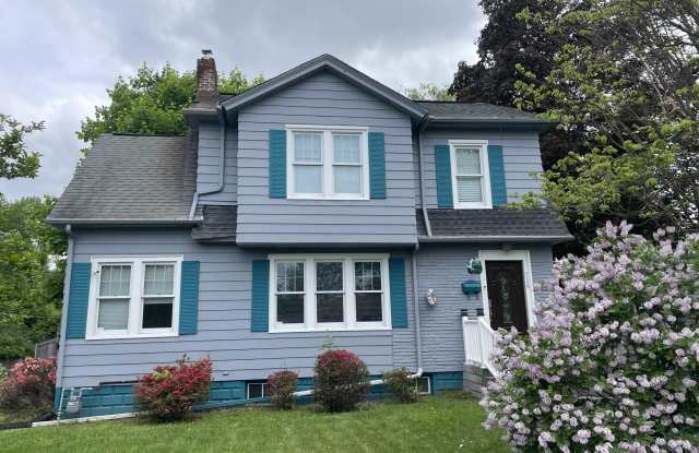 528 Lindbergh Avenue