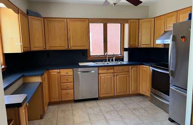 424 W LA SALLE Avenue