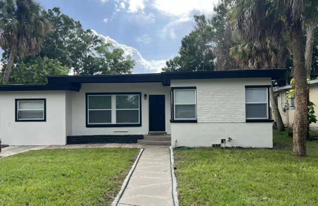 1016 Chipola Road unit: B