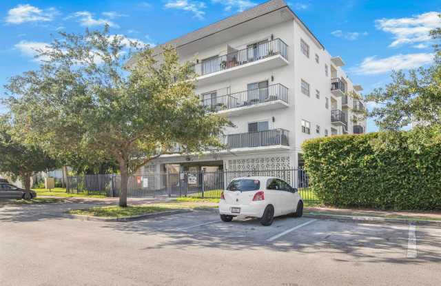1960 Marseille Drive - 303