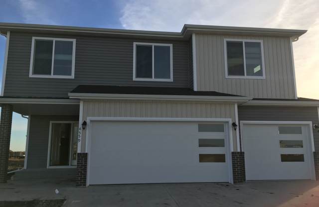 Photo of 4 bed 3 bath Single Family Home