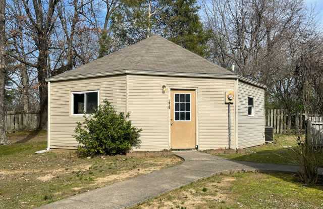 1 Bed 1 Bath with Loft in Paducah - 216 Roundhouse Road, Paducah, KY 42001