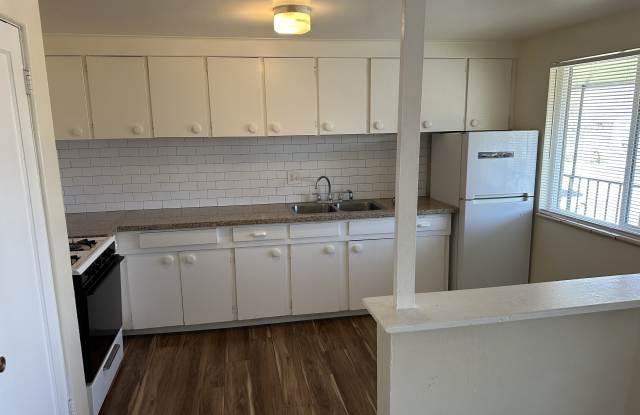 Photo of 4900 West 8th Avenue - 9