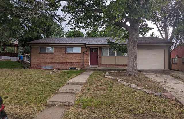 Spacious 5BR Westminster Home with Garage & Fire Pit