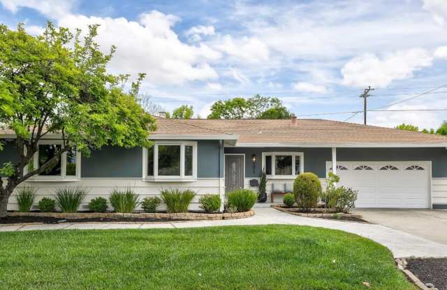 2894 Cherry AVE