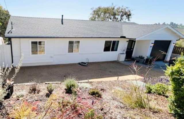 Coming soon! 06-15-26 Newly Remodeled Oceanside Retreat with Green Space Views 3 bedroom 1 bath