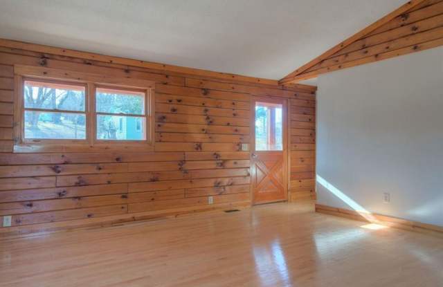 550 Colhoun| Move In Ready!