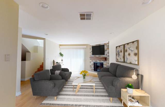 555 W Wilson Ave