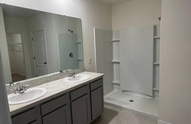 528 BOARDWALK AVENUE