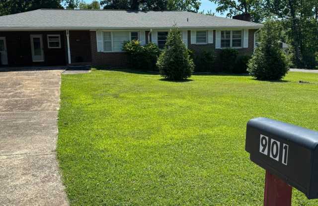 Photo of 901 4th Avenue