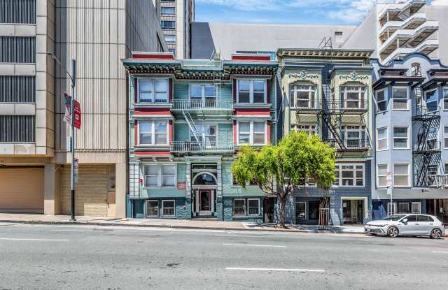 1060 PINE Apartments
