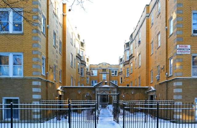 7411 N Damen Avenue, Apt 2W