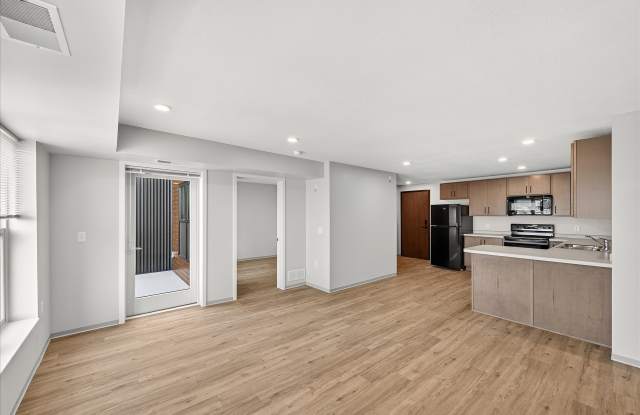 Lakefield Apartments