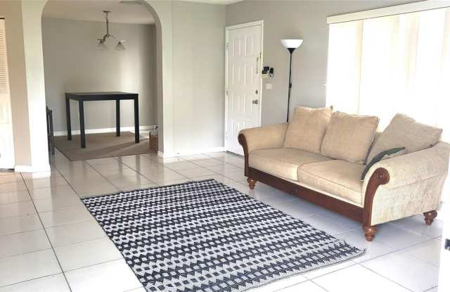 721 KENSINGTON LAKE CIRCLE