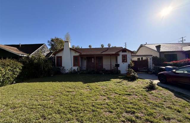 2 Bed 1 Bath Available Now!