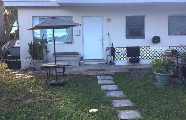 3477 NE 13th Ave - 3477 Northeast 13th Avenue, Oakland Park, FL 33334