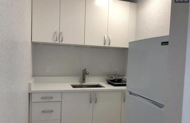 3532 N Dixie Hwy Highway