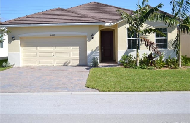 4491 NW Oakleaf Ct - 4491 Northwest Oak Leaf Court, Jensen Beach, FL 34957