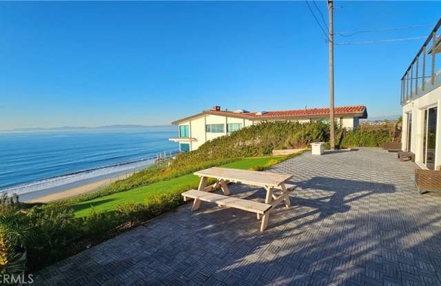 449 Paseo De La Playa