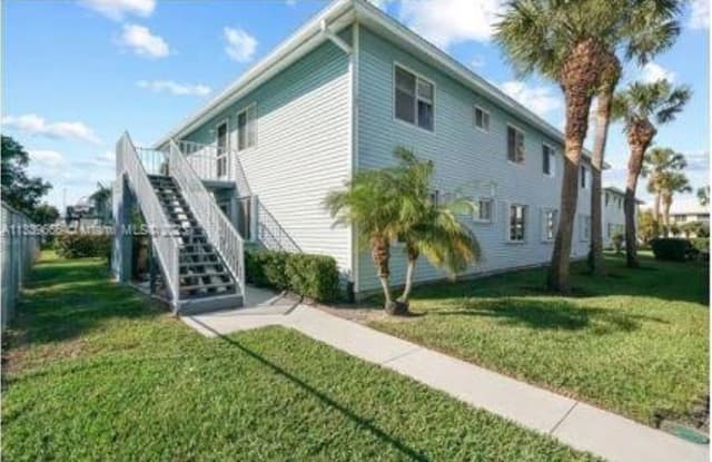 110 SE Village Dr - 110 Southeast Village Drive, Port St. Lucie, FL 34952