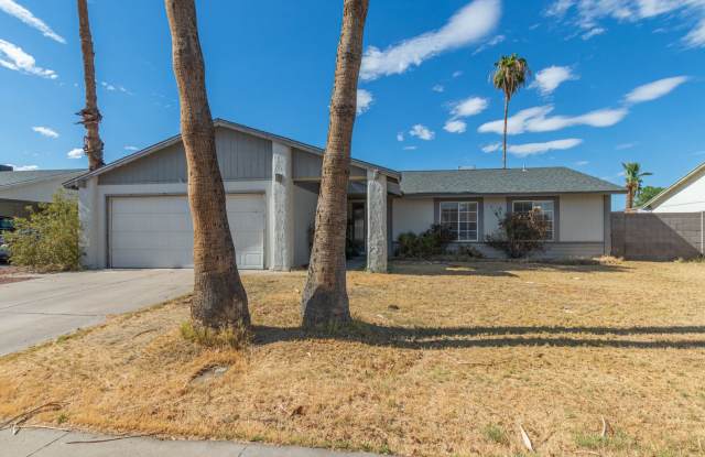 Perfect Location in CHANDLER! 3 bed/2bath home