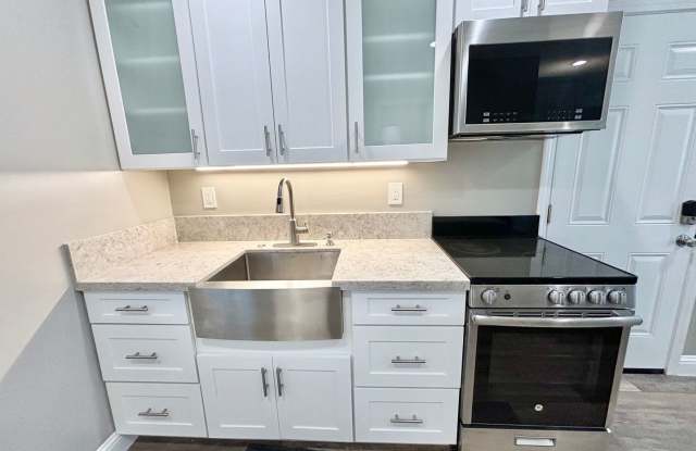 Fully Furnished Studio Near Nugget