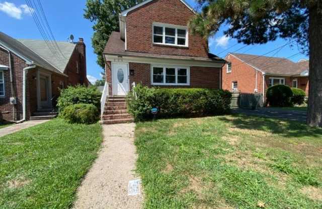 905 Sanford Ave
