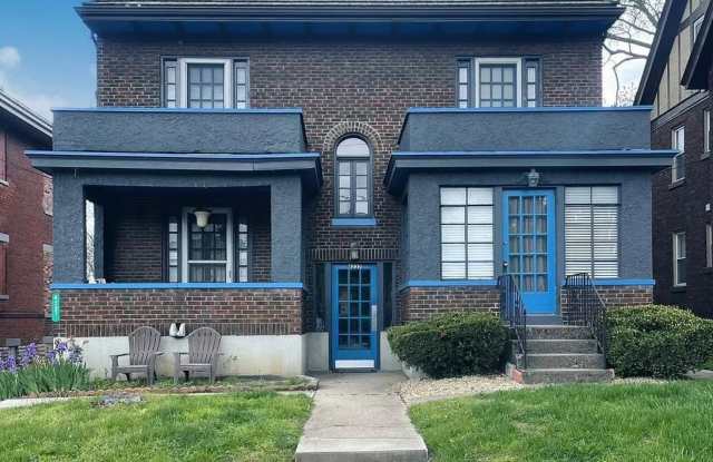 Photo of 4237 Vine St Apt 2