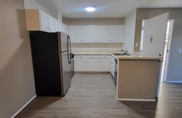 Photo of 652 Moss St