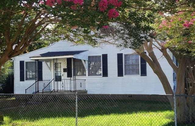 Photo of 3313 Downes Street