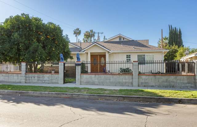 Spacious Mission Hills Home – Modern Comfort in a Prime Location!