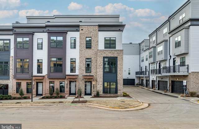2070 TYSONS RIDGELINE ROAD