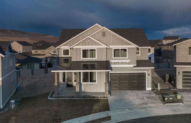 4826 Harlan Ct