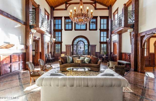 5320 Cove Hollow Lane