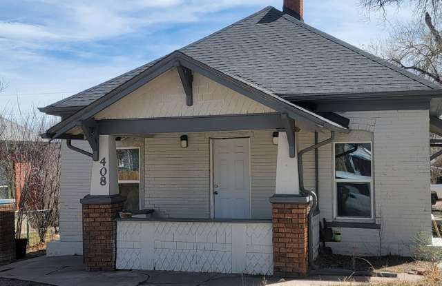 2+ Bedroom home Near Downtown!