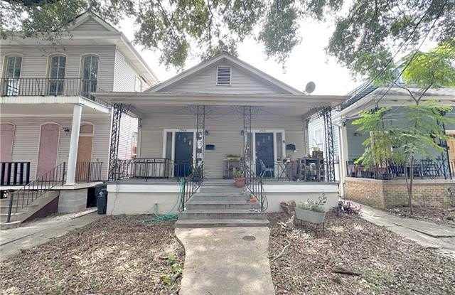 Photo of 2908 BANKS Street