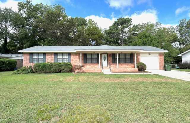 Photo of $500 Off First Month's Rent Move- In Special!!Charming home in a great neighborhood.