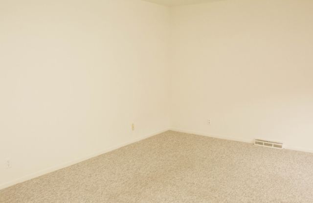 2430 Arlington Blvd, Apt #E5