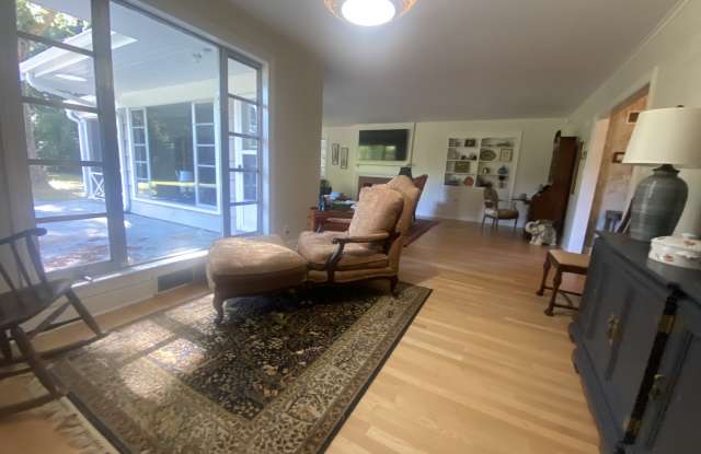 40 North Acres Drive