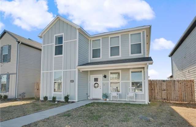 4885  W Triangle  ST