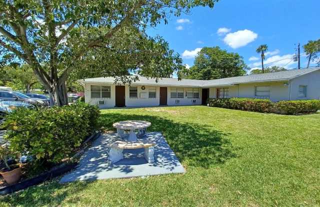 Photo of 1433 SW 24th Ct