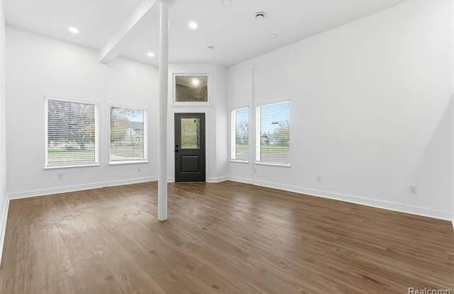 2503 W Forest Unit 2 Avenue