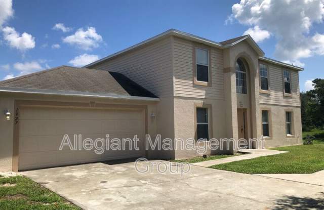 1927 Manatee Dr