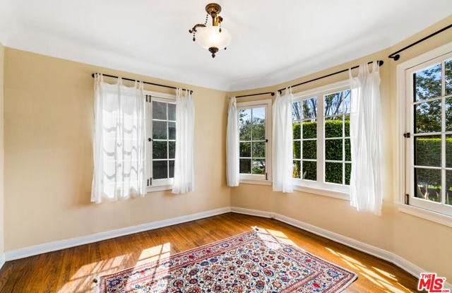 Photo of 650 South Gretna Green Way