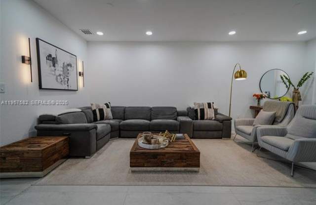 12542 SW 126th Ave th 12542 MIAMI, FL 33186