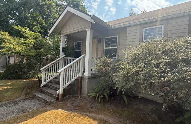 Charming 2BR/1BA Campus House