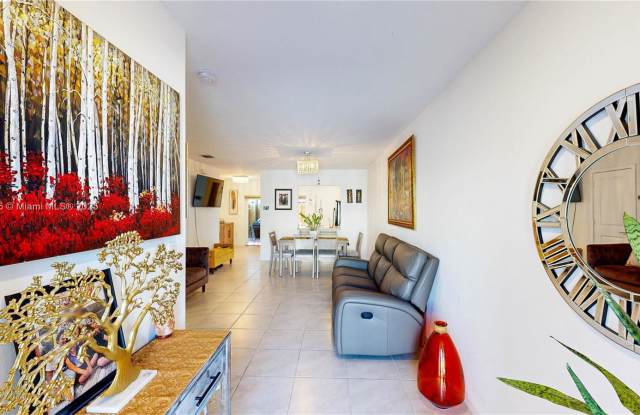 545 Northeast 5th Place