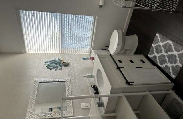 15600 Sw 302nd St “ Room For Rent”